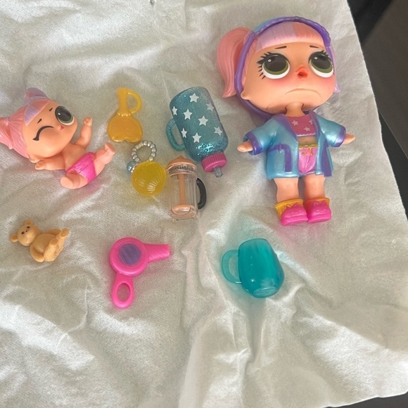 LOL Surprise Travel Plane. Dolls, Furniture and all accessories pictured. EUC. - Picture 4 of 9